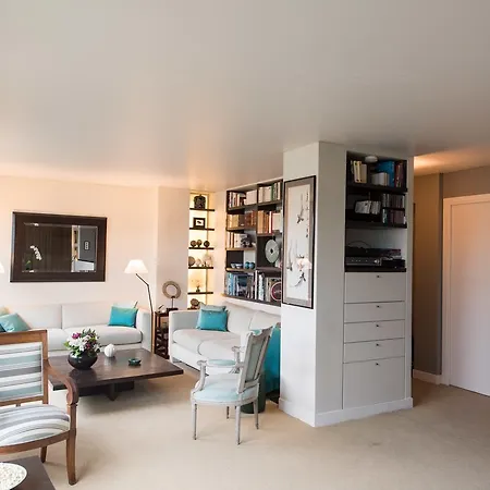Appartement Veeve - Eiffel Tower View Paris